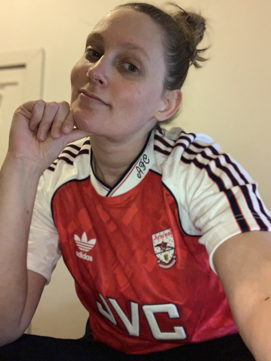goonersgirl008's tweet photo. Got home from the pub to a special delivery on top of a solid W yesterday. #arsenalxadidas1990 #sharpish #classic #mood https://t.co/cZNecVZiZe