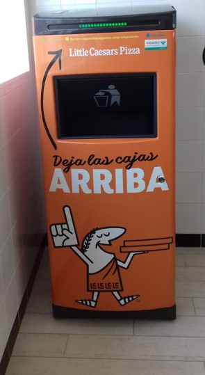 VigatecS's tweet photo. Antes de que finalice el año queremos recordar la tecnología de los Contenedores Inteligentes con sistema de compactación de residuos, instalamos 50 equipos en:
Restaurantes, Vía Pública, Centros de Salud y Centros Comerciales ¡Míralos! 😄 https://t.co/BKlxHCaR7z