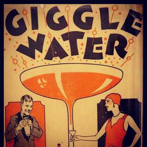 SassafrasBar's tweet photo. Tá an Fhuinneog Cocktail oscailte.  "The cocktail window is open"!  Come get your giggle water @sassafrasbar ! Open today 4pm-11pm.  Limited seating available.  See you soon chums! 
#sassafrasbar #oldcityphilly #oldcity #philly #whenwherewhatphilly #phillydateideas #cocktails https://t.co/4eu7v8kkcZ