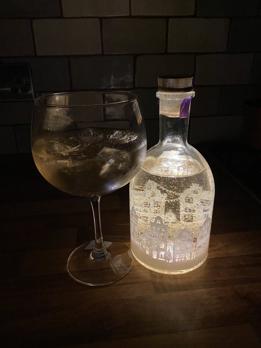 KimberleyRose_'s tweet photo. This is AMAZING 😍 #happynewtierall #drinkingtothat https://t.co/yutqAubVil