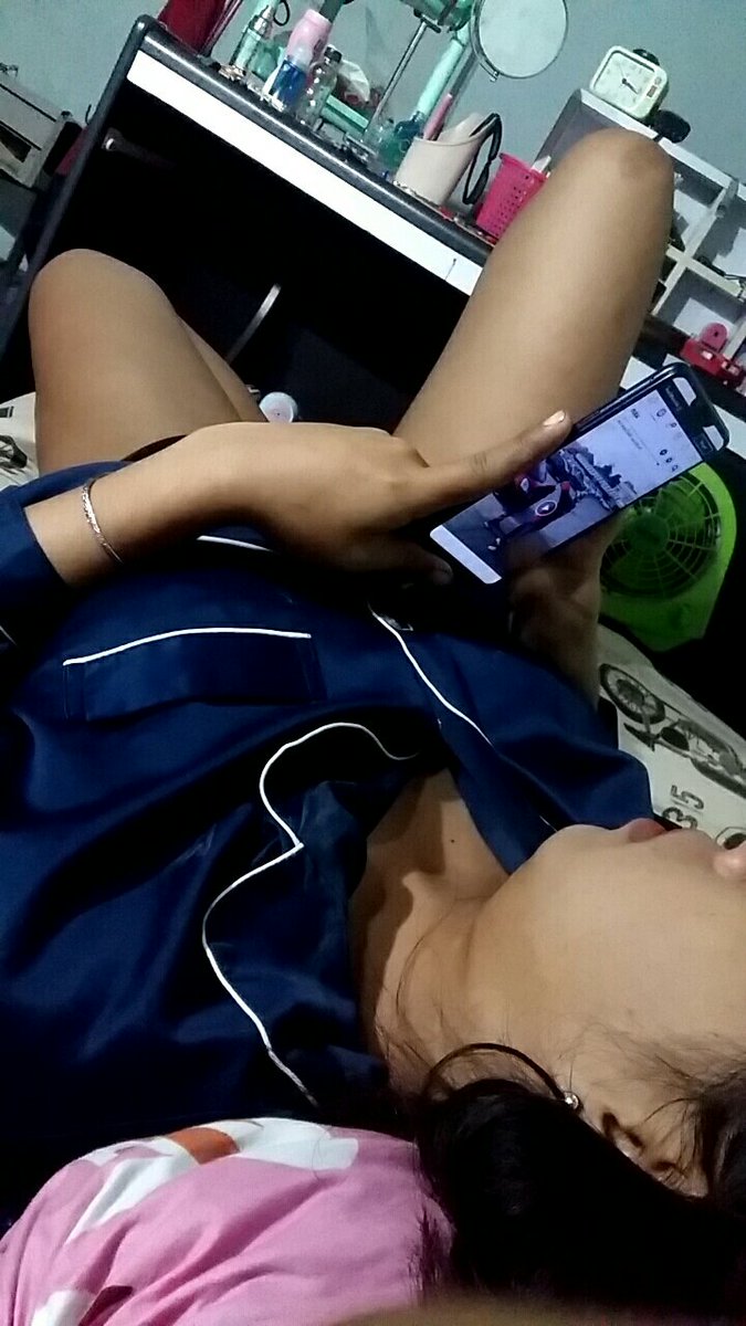 pradidgaprawit1's tweet photo. เหงาๆคืนนี้มรเดี่ยวไหม https://t.co/ymPhbhA7SO