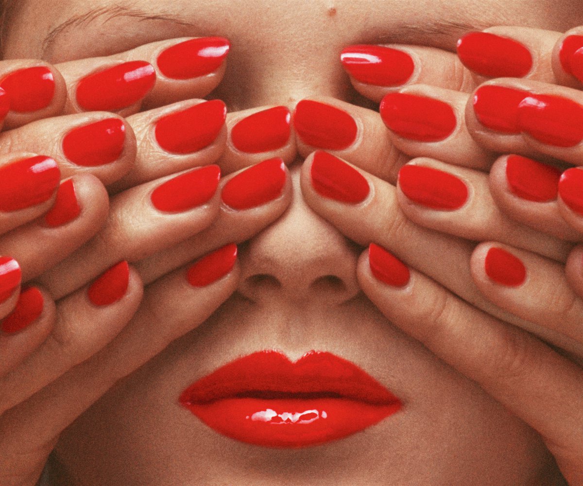 The Magic Is In You
. . .

Guy Bourdin,1970's. 

#FashionPhotography #GuyBourdin #Colors