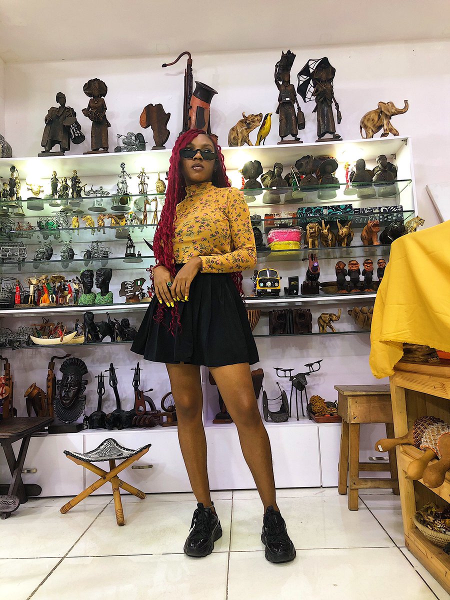 florence_imo's tweet photo. Strangers: You look so unapproachable
Me: Yet here you are😏
(If I had a dollar for every time I was told to smile more...)

#ISwearImAnAngel #realsweet #mylifestory #graced #fearwomen #Tule #TULECHALLANGE #wednesdaythought https://t.co/glrCWMK5jz