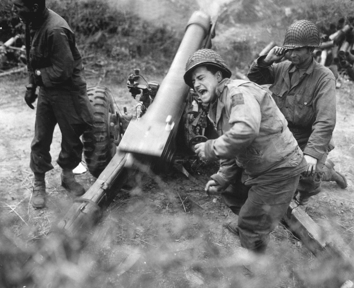 KING OF THE BATTLE OF THE BULGE: A THREAD IN 11 TWEETSFew campaigns have exemplified the versatility, courage, & aggressiveness of the American artillery as well as the Battle of Bastogne. The battle illustrates what well-managed artillery can do in support of light infantry.