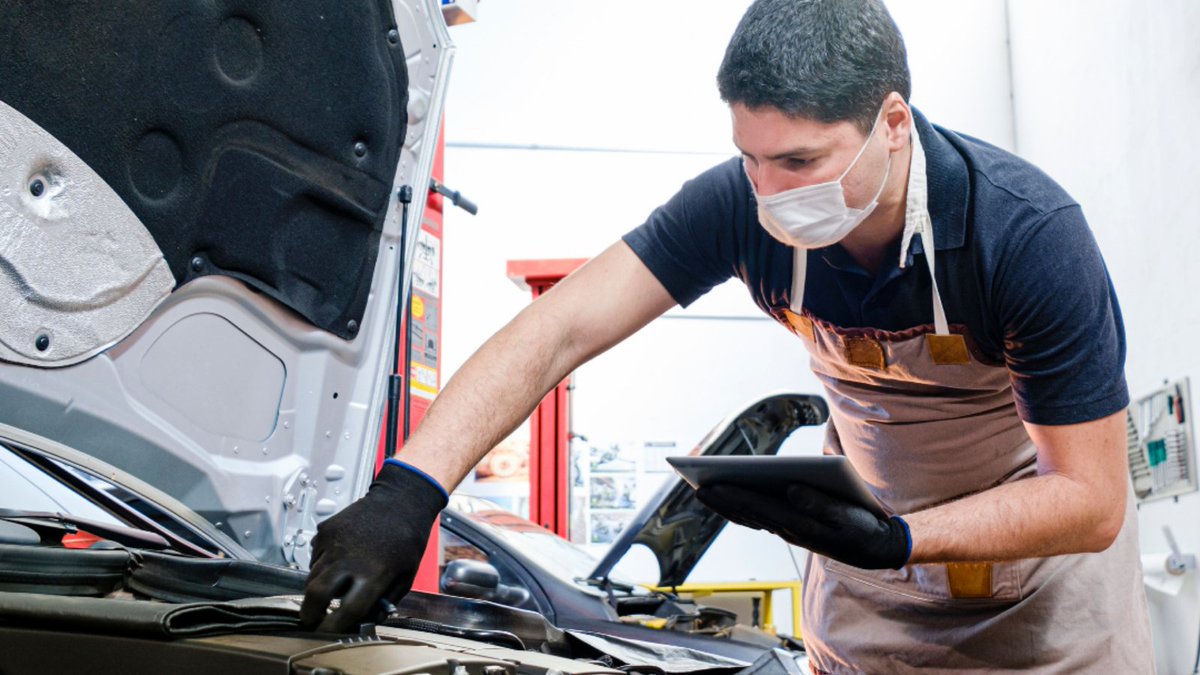 You can support local businesses when you get your oil changed or replace your brakes. The next time you prepare for a long drive, get your car travel-ready at a local auto shop. Learn how to #SupportSnoCo businesses and check this off your to-do list: ow.ly/qSYz50CTAfu