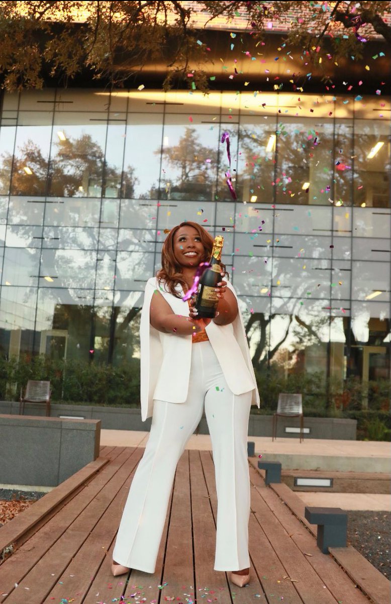 DiamondRuby_'s tweet image. Excuse my delay but. . . YA GIRL IS DEGREED🎓💜✨ &amp;amp; Employed as a Full-Time Labor &amp;amp; Delivery Nurse 🩺🧸Diamond R Cowans BSN, RN will be at your Cervix this upcoming 2021🤰🏾