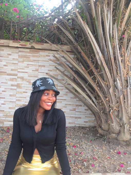 Watch 𝐘𝐯𝐞𝐬's leaked NSFW photo on TwXstars