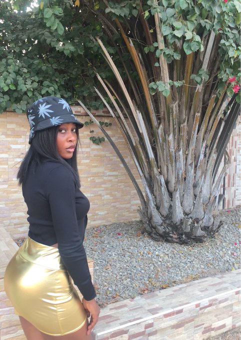 Watch 𝐘𝐯𝐞𝐬's leaked NSFW photo on TwXstars