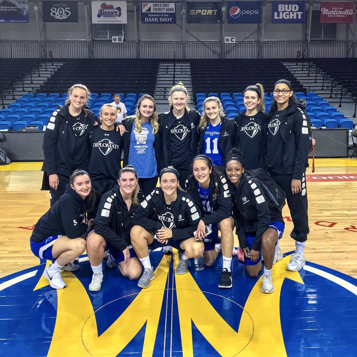 FandMWBB's tweet photo. On this day ✌🏽years ago (12/30/18) FMWBB cruised past UC Santa Cruz with a 62-48 victory. This Cali trip included another big win against Grove City College and lots of team bonding along the way! #godips #OTD #diptrip #fandmwbb https://t.co/XR11MVNHNk