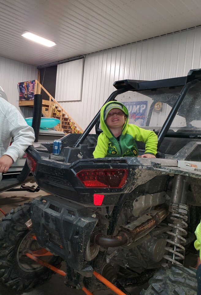 every night little Knox Facetimes me to tell “his peanut” goodnight and gosh I never thought a 3 year old could be my bestfriend 🥺💕