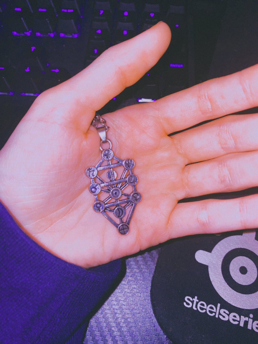 SamanthaG 🗝 (@magnifiedkey) on Twitter photo 