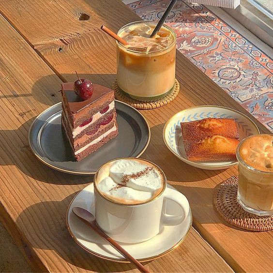 Hello, this is Ddeulgi, since today is the last day of our 2020, let me share some cookies, milks, and also some cakes with all of you, I hope you guys enjoy it!