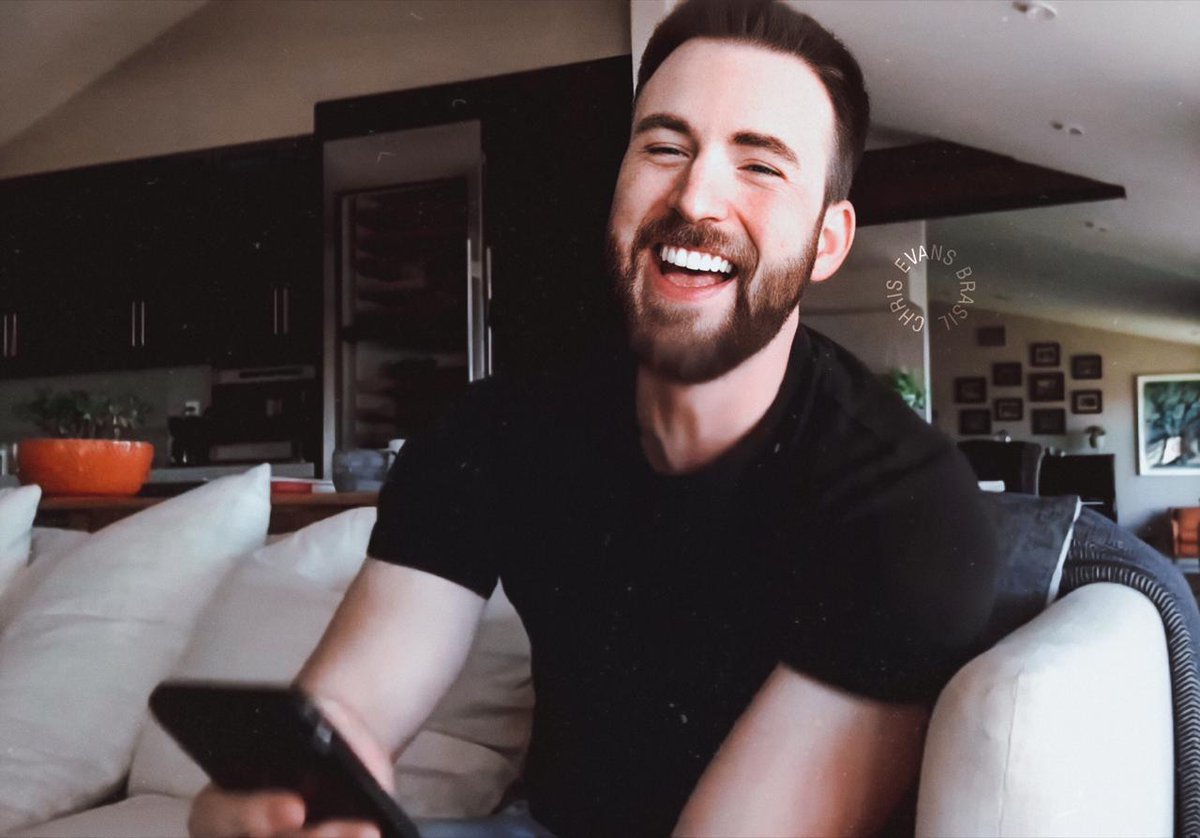 • (20.07) Chris Evans participou da reunião virtual de “Scott Pilgrim vs. The World”. Reunião completa:  http://bit.ly/3aVIBVe&nbsp;