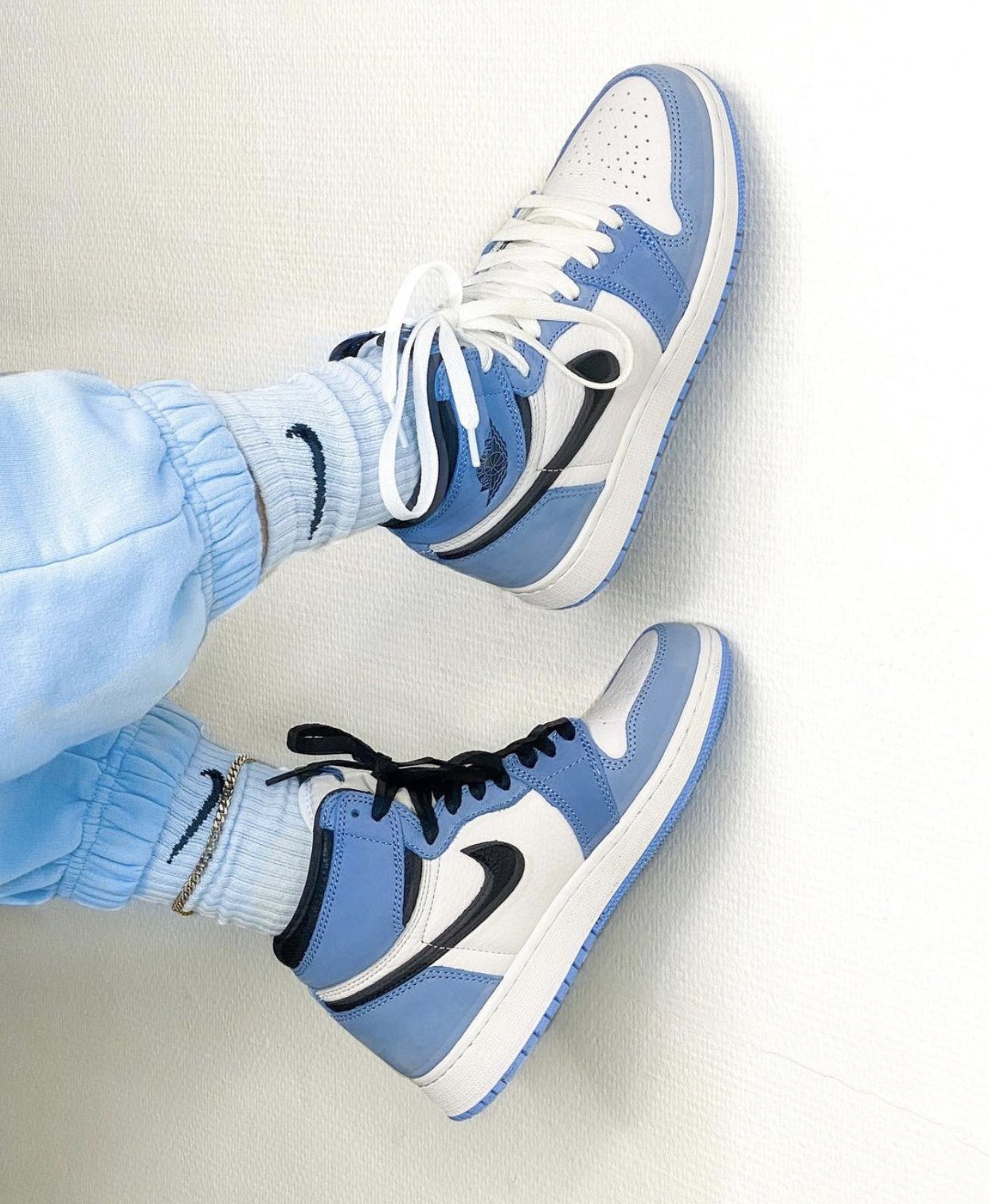 Nice Kicks The University Blue Air Jordan 1 High Og On Foot Nice Kicks The University Blue Air Jordan 1 High Og On Foot