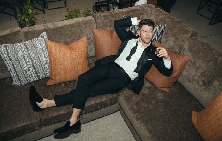 vespersnwbb's tweet photo. Nick really said: for this photoshoot I'm thinking we murder all the Nick girls https://t.co/9hemudIshx