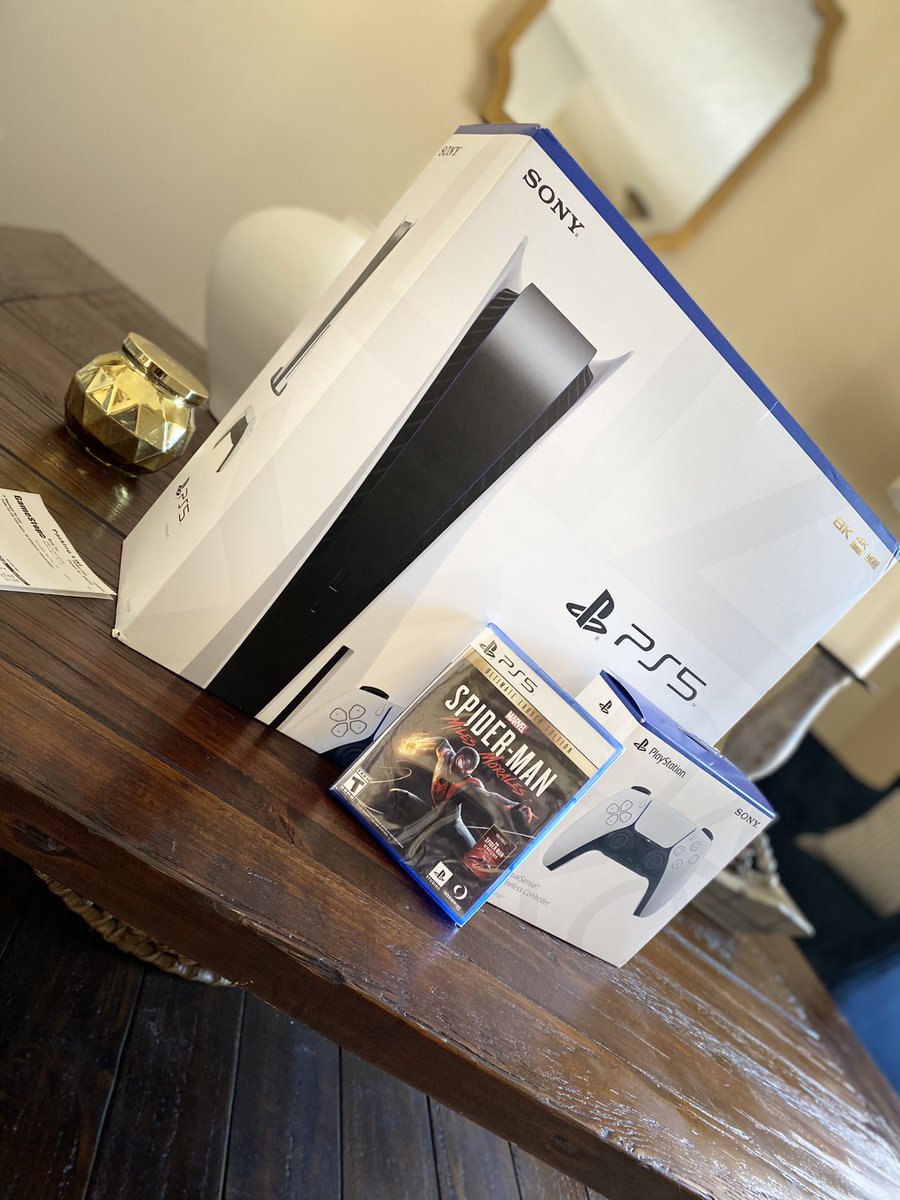 SSJAna1's tweet photo. @GameStop @Shyvguy4k @jakerandall @ChitoGaminYT and many more! Thanks for helping all of us get this dub! For those who haven’t gotten a ps5 don’t stop trying! 🔥❤️ https://t.co/E2LIdroQWI