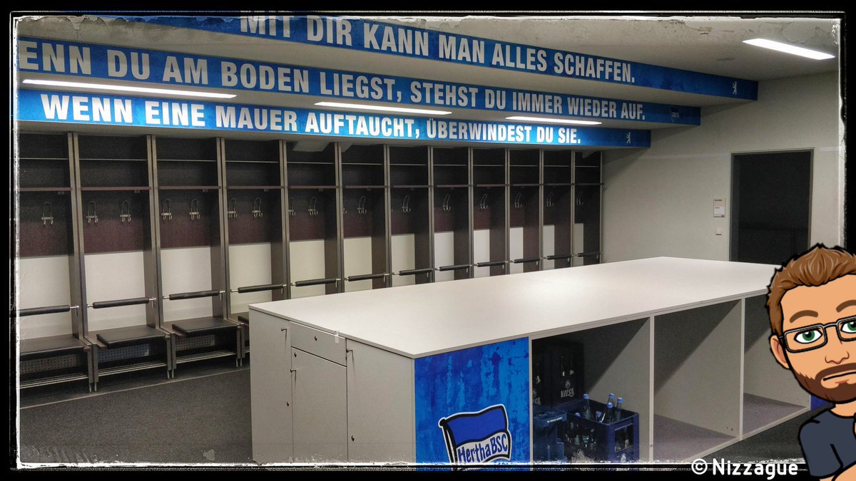14. En attendant, le Hertha continue de jouer ses matchs à l'Olympiastadion, et voici les vestiaires où se changent notamment les français Lucas Tousart et Matteo Guendouzi. En espérant un jour reconquérir le titre de champion d'Allemagne qui échappe au Hertha depuis ...1931 