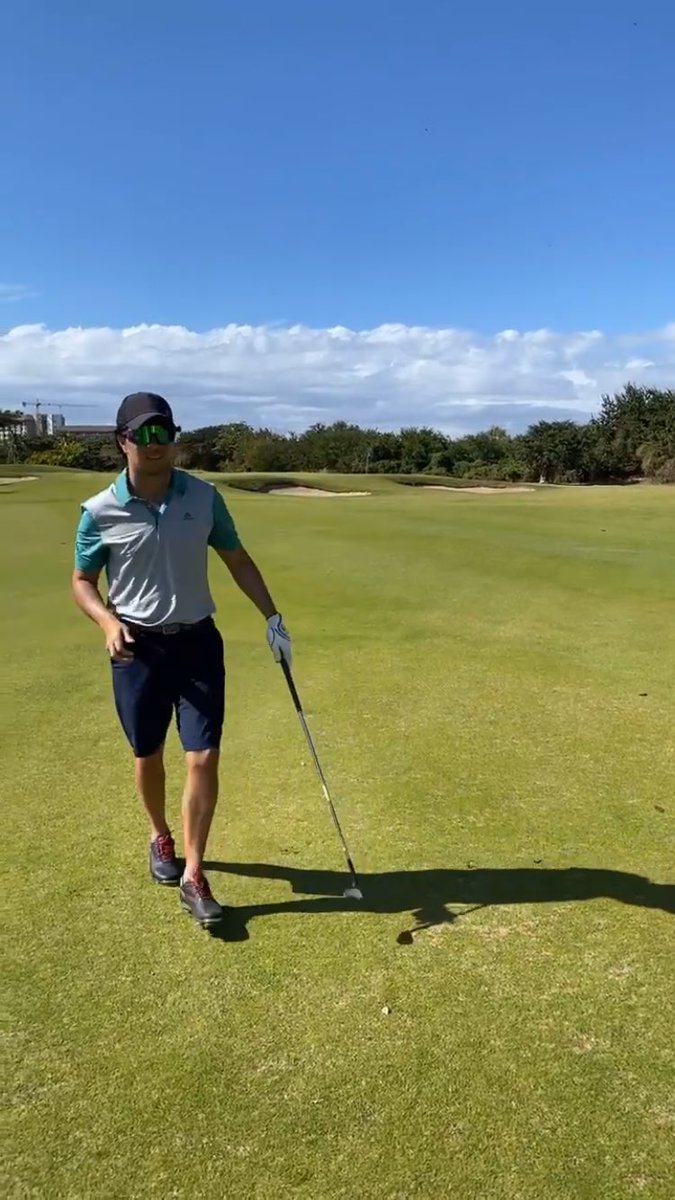 SchecoPerezTR's tweet photo. F1 dışında becerileri de olan Checo 🏌���‍♂️ https://t.co/tWWThbT5iz