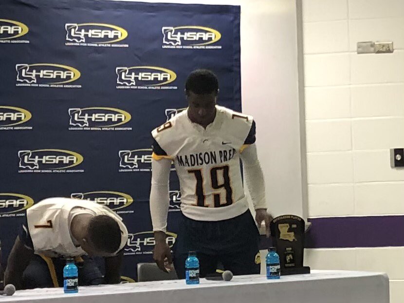 9SportsDirector's tweet photo. Zeon Chriss wins MVP with 323 yards of total offense, accounting for 30 points in Madison Prep’s record-setting 50-0 win over Union Parish ⁦@LHSAA⁩ ⁦@WAFB9Sports⁩ #SportslineFN https://t.co/43jsVn3r7Y