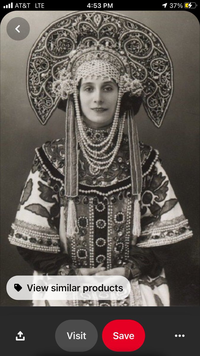  @SvrncTprunkov 6/Embroidery machines have kind of put an end to artistic hand embroidery, yet the machines we have still can’t compare to some of the things people used to wear, which included real pearls, silk & golden threads, & a lot of texture and lace that no longer exist.