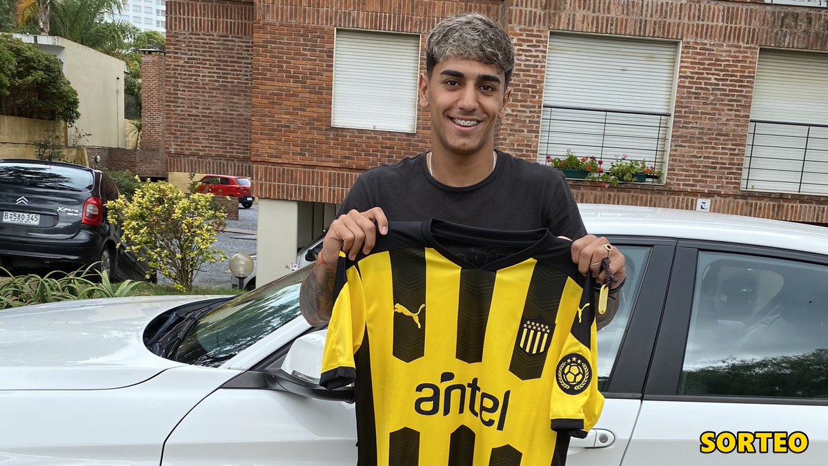 Se cierra un año muy especial para mí y hoy quiero festejarlo junto a ustedes! 🤟🏼

𝗦𝗢𝗥𝗧𝗘𝗢 la nueva camiseta de Peñarol 🤩

1️⃣ Comentar el tweet @ a dos personas.
2️⃣ RT este tweet.

Estaré conociendo a las 1️⃣0️⃣ personas que realicen más comentarios.