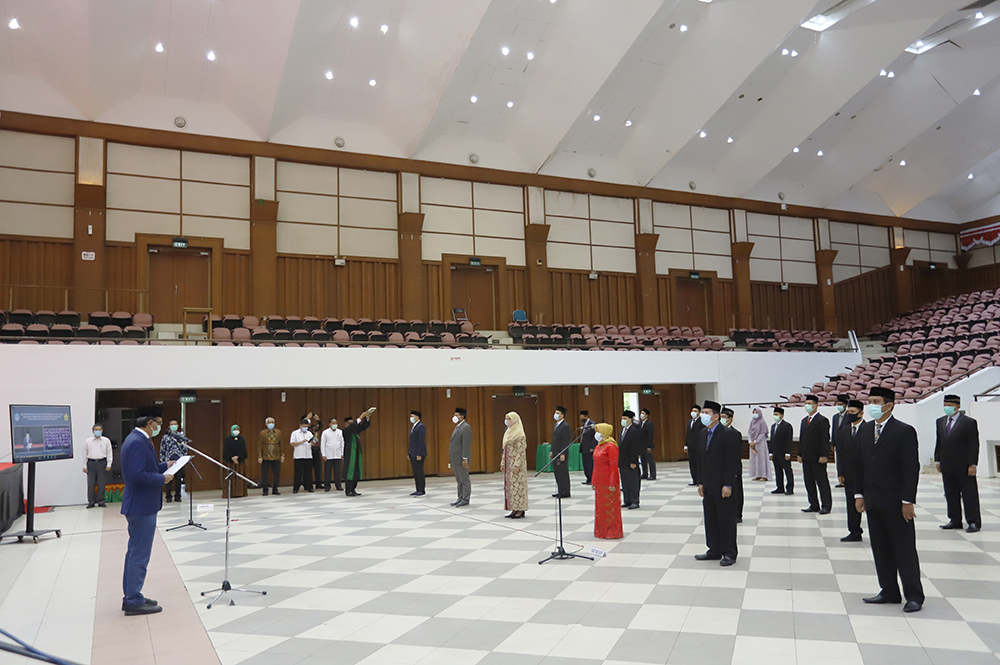 #BeritaUnsyiah
Unsyiah sedang bertransformasi dari Perguruan Tinggi Badan Layanan Umum (PTN-BLU) menuju Perguruan Tinggi Badan Hukum (PTN-BH). 
unsyiah.ac.id/berita/rektor-…