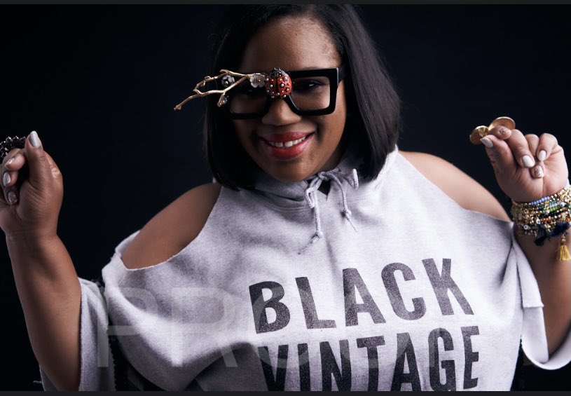 SylviaKAlston's tweet photo. Black Vintage 🖤🖤
It’s Capricorn ♑️ season. I am less than a week away from my 44th circle around the sun and even with all the challenges and sad times surrounding us this year- I’m STILL hopeful and expectant..... joyful about my Obama year... #notafraidofheights #5MoreDays https://t.co/RPvZVxAzWC