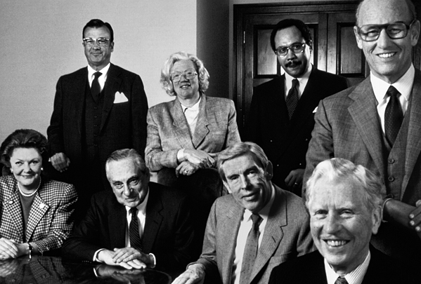 Hughes' $2.5 billion estate was eventually split in 1983 among 22 cousins, including William Lummis, who serves as a trustee of the Howard Hughes Medical Institute.