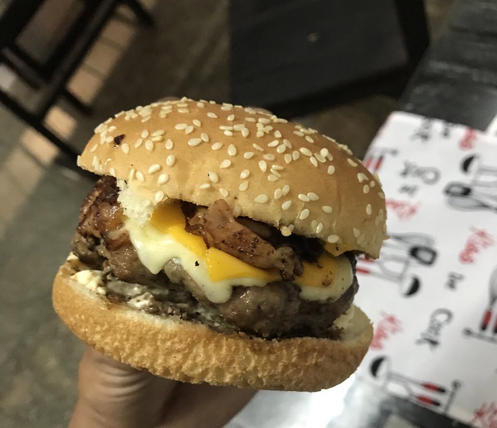 ⚠️ Todavía no probaste nuestra hamburguesa artesanal?? ⚠️

$150 con fritas 🍟 

☎️ Tomando pedidos de 20 a 00 ☎️

🔥🍔 🛵💨