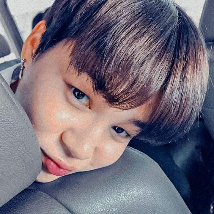 whoskadee's tweet photo. no les pasa que ven a Jimin y dicen? Dios! como puede existir alguien tan perfecto? ❤️💜

#jiminyouareperfect  ❤️ https://t.co/PqDS9o75NC