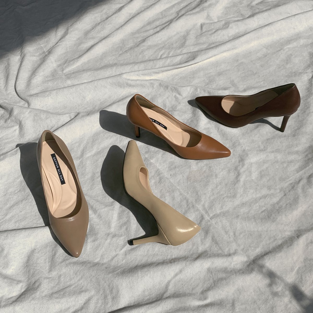 SAPPUN_ID's tweet photo. Cushion yang digunakan pada sepatu seri SAPPUN ALL DAY
adalah cushion elastis 3T yang lebih empuk dibandingkan cushion sepatu lain 💛
Desain eksklusif yang hanya dapat ditemukan di SAPPUN!
🛍️https://t.co/YV3jbPIhdy
#SAPPUN #AllDay #Pteri https://t.co/VOGBdeQMRd