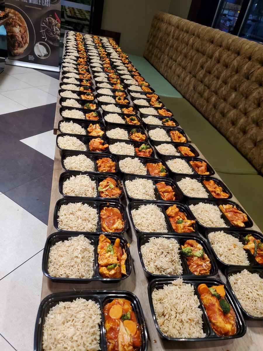 Thanks to our amazing guests &amp; restaurants, today we were able to donate hundreds of meals to those in need
🧡150 meals to <a href="/PennyAppealCa/">Penny Appeal Canada</a> from Paramount Markham
💛150 meals to Trinity Bellwoods, from Paramount Queensway 
🧡250 meals to <a href="/seedsofhopeto/">Seeds of Hope Foundation</a> from Paramount Yonge &amp; Dundas