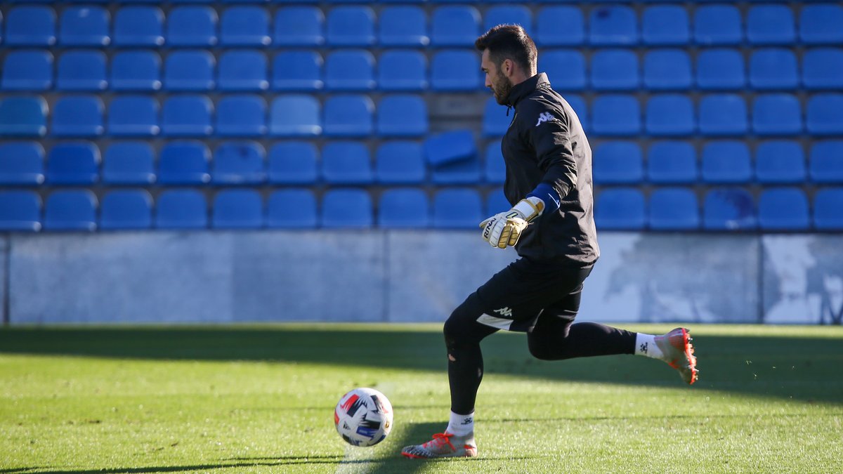 cfhercules's tweet photo. 📅 El domingo 3 de enero nos visita el @realmurciacf_oficial para realizar un partido de entrenamiento con nosotros.

ℹ️ El entreno será a puerta cerrada en el Estadio José Rico Pérez.

💙 #MachoHércules 🤍 https://t.co/QQKxMeJTxI