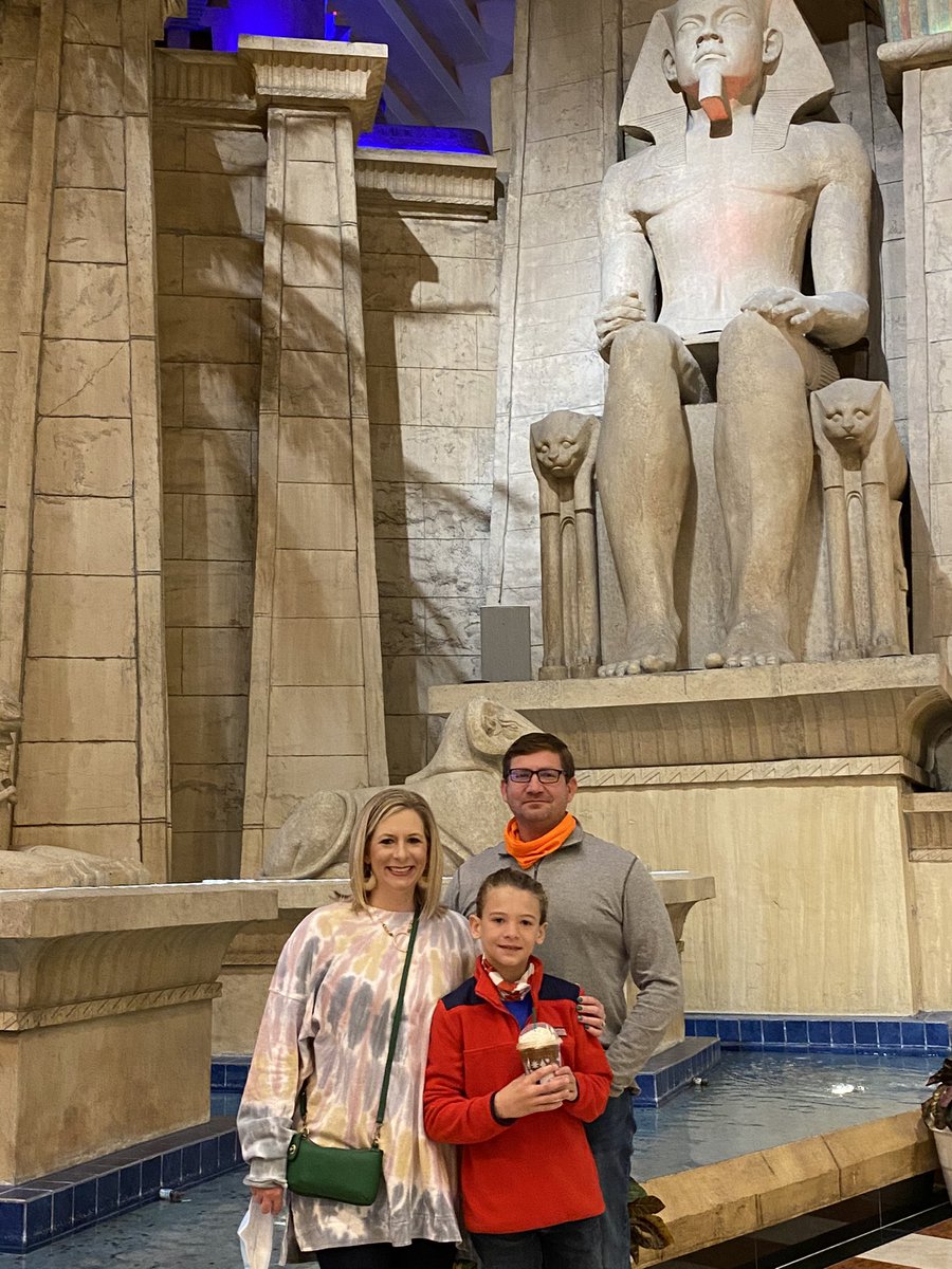wmkhwilliams's tweet photo. Thankful for a Christmas trip with The Fam Jam to the slopes and Vegas! πΏπ #sullyman #LasVegas #leecanyon https://t.co/PNc24W9wIM