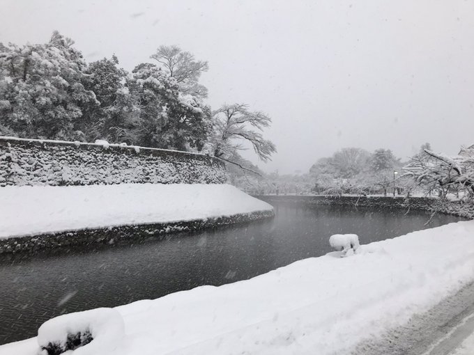 通行止め 新名神 四日市jct 亀山西jctで雪のため通行止め 名神も雪と事故で動かない 現地の様子まとめ まとめダネ 通行止め 新名神 四日市jct 亀山西jctで雪のため通行止め 名神も雪と事故で動かない 現地の様子まとめ まとめダネ