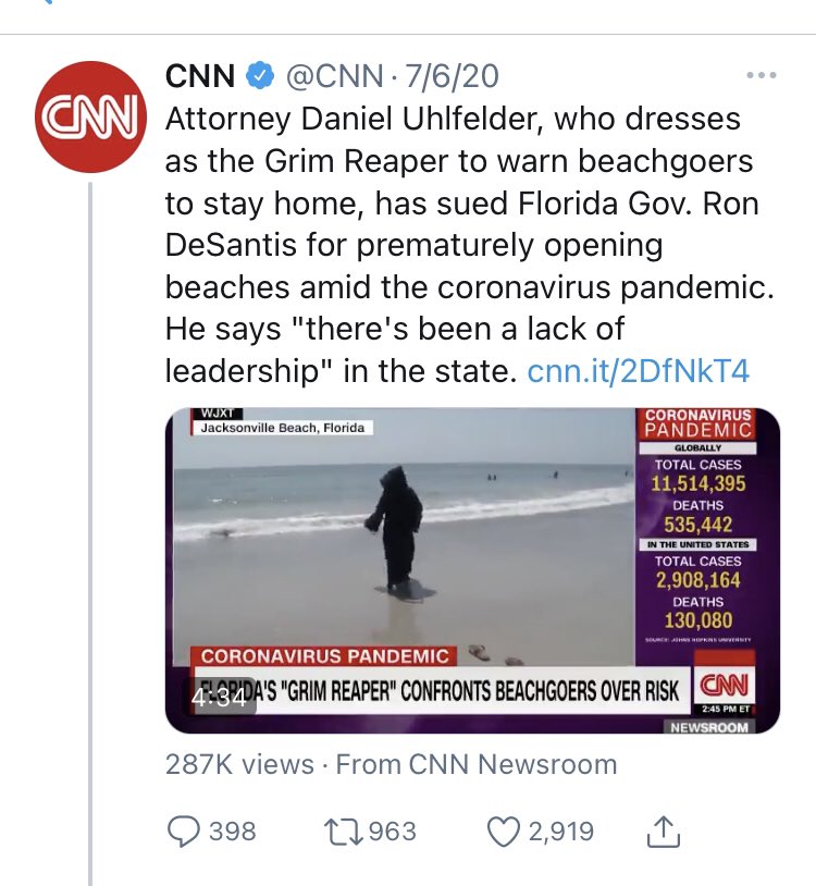 Truth be told, this entire thread could’ve focused just on  @CNN. Honestly I think this side by side sums it all up.