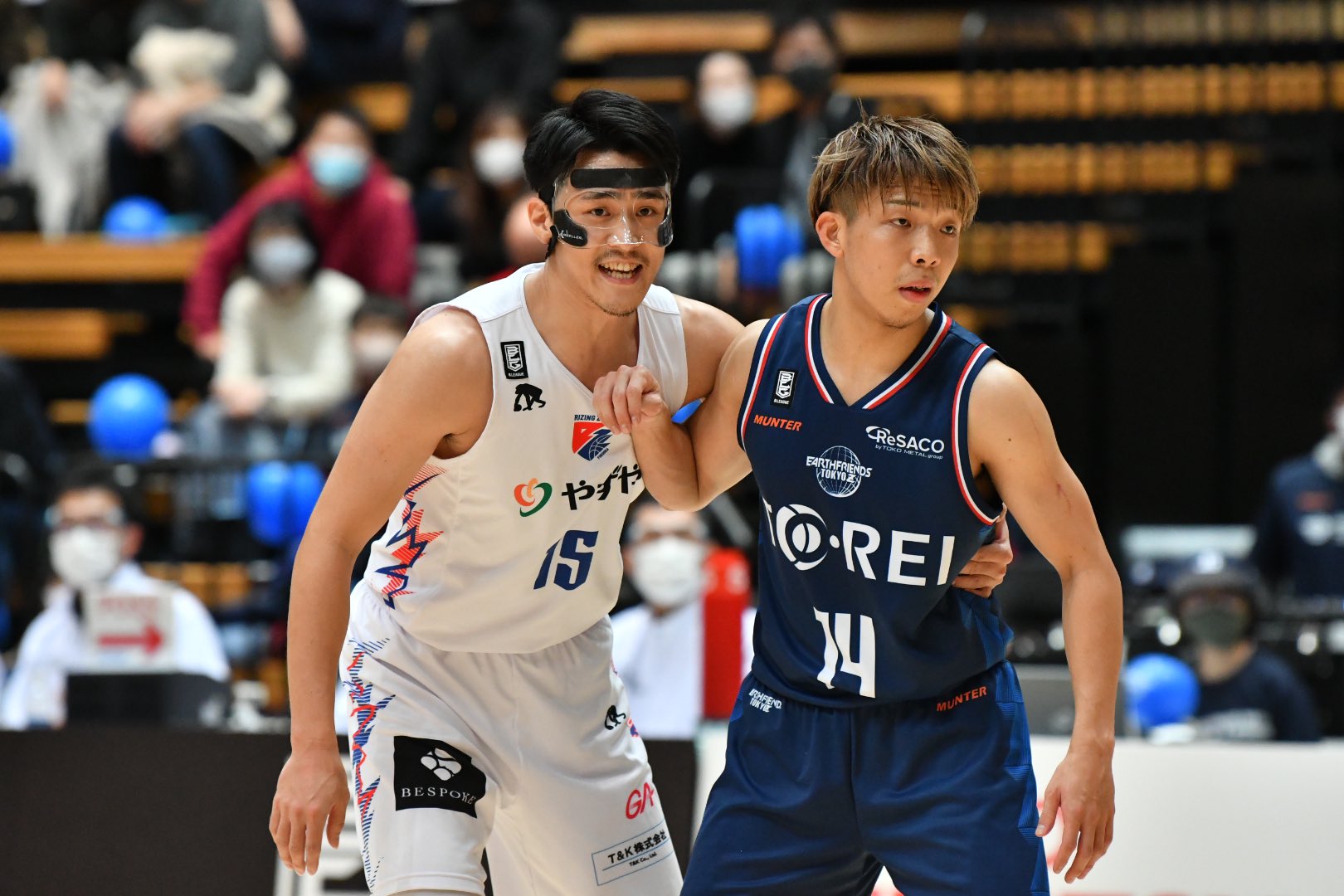 Takao Kouga スポーツ用のフェイスガードって黒の印象あったんすけど 透明なのもあるんすね T Co 3stn8ze9ag Twitter