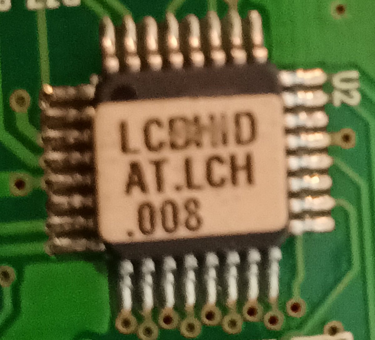 So there's two chips in it.The first one says LCDHID 8CY. LC H.002 And the other one is LCDHID AT.LCH .008