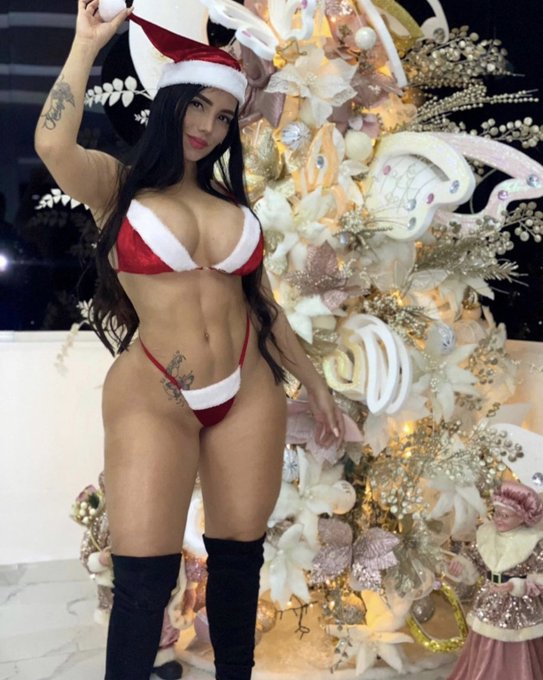 Merry Christmas daddy??enter my private content https://t.co/8kmiuLOWZa https://t.co/oC9mZ95mIK