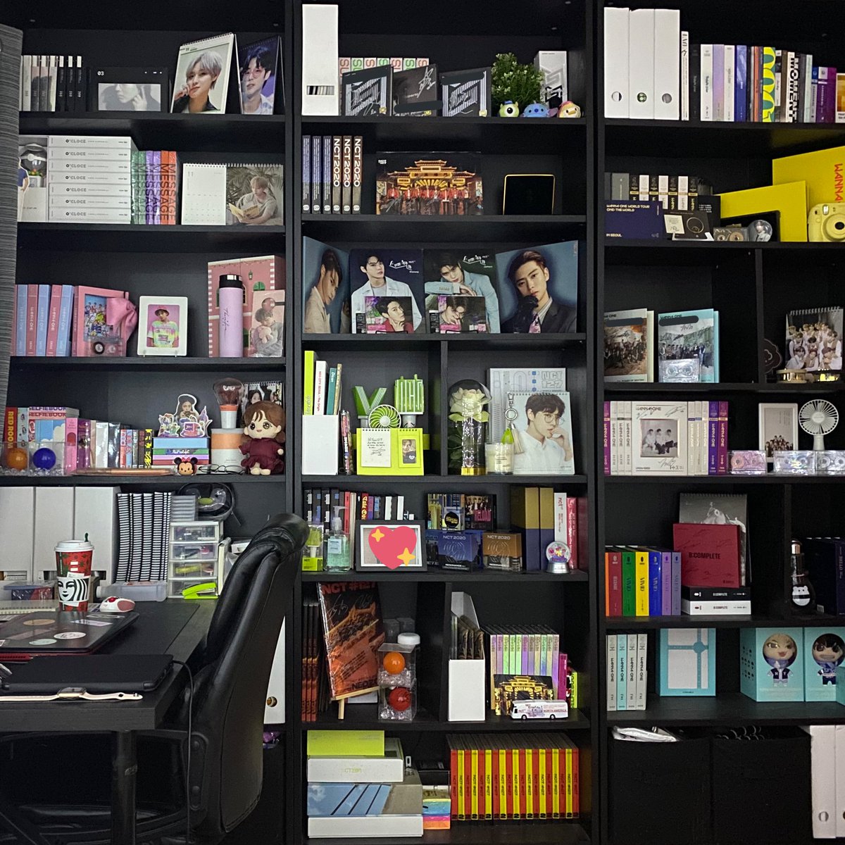 forvalentineboy's tweet image. my lil kpop room