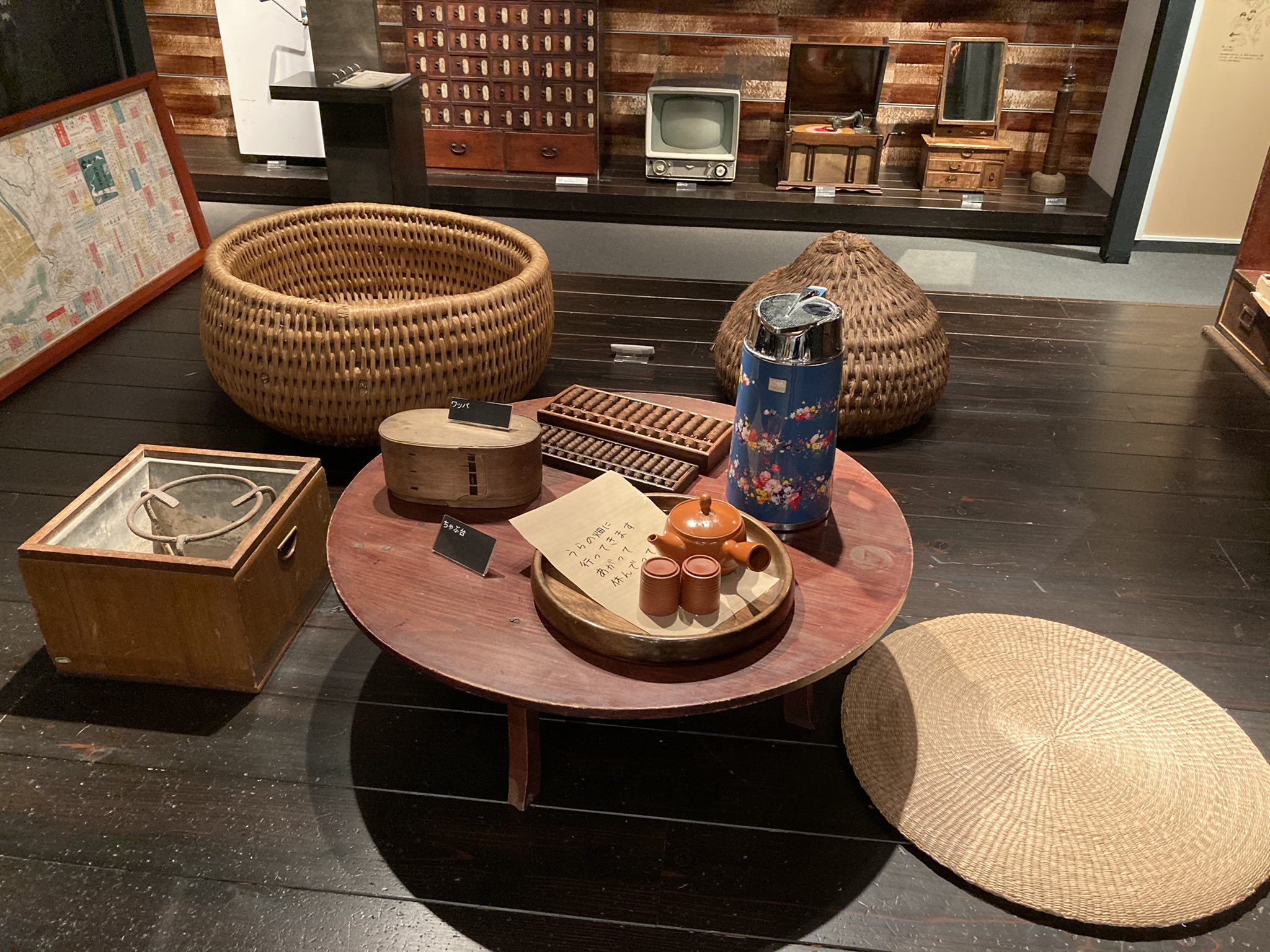 ウィンドウ☆大正〜昭和時代物☆ちゃぶ台 昭和 ちゃぶ台 二枚板 （Soldの古家具 | ちゃぶ台・ローテーブル