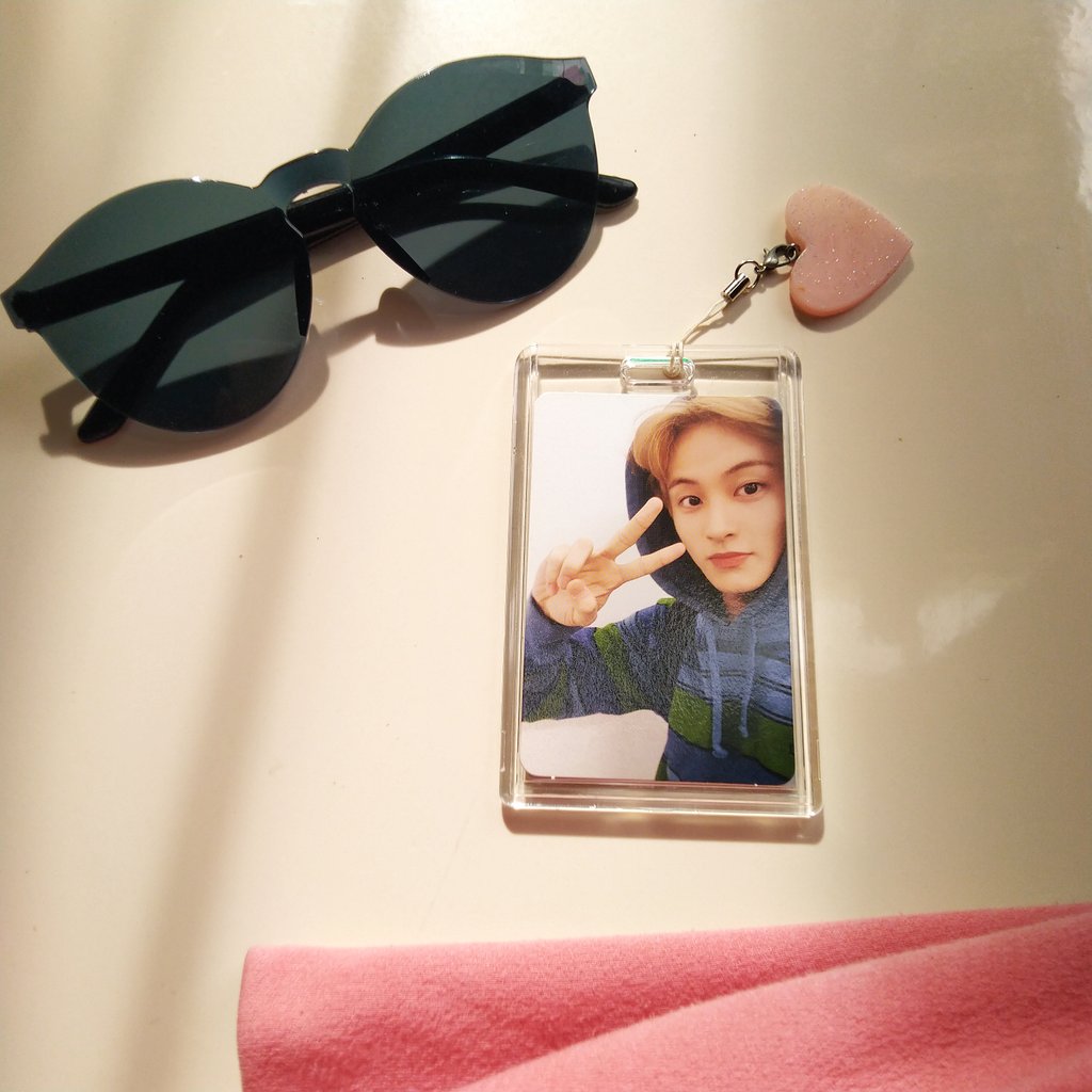 markyri's tweet image. Good morning☀️
Liburan juga jangan lupa berjemur ya sijeuni, kaya aku sama mark nih hehe

#HolidayWithMarkHaechan 
@MARKLEE_IDN @HaechanProject