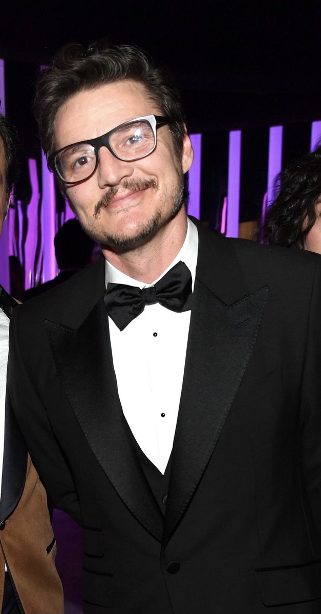 pedro pascal in glasses ♡— a thread