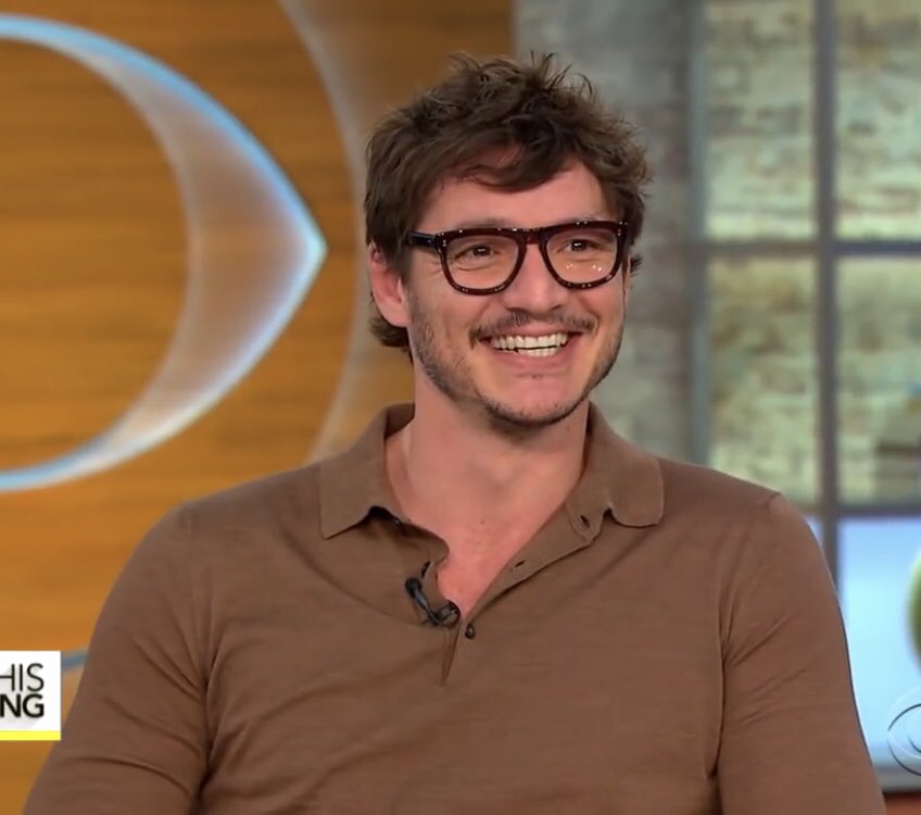 pedro pascal in glasses ♡— a thread