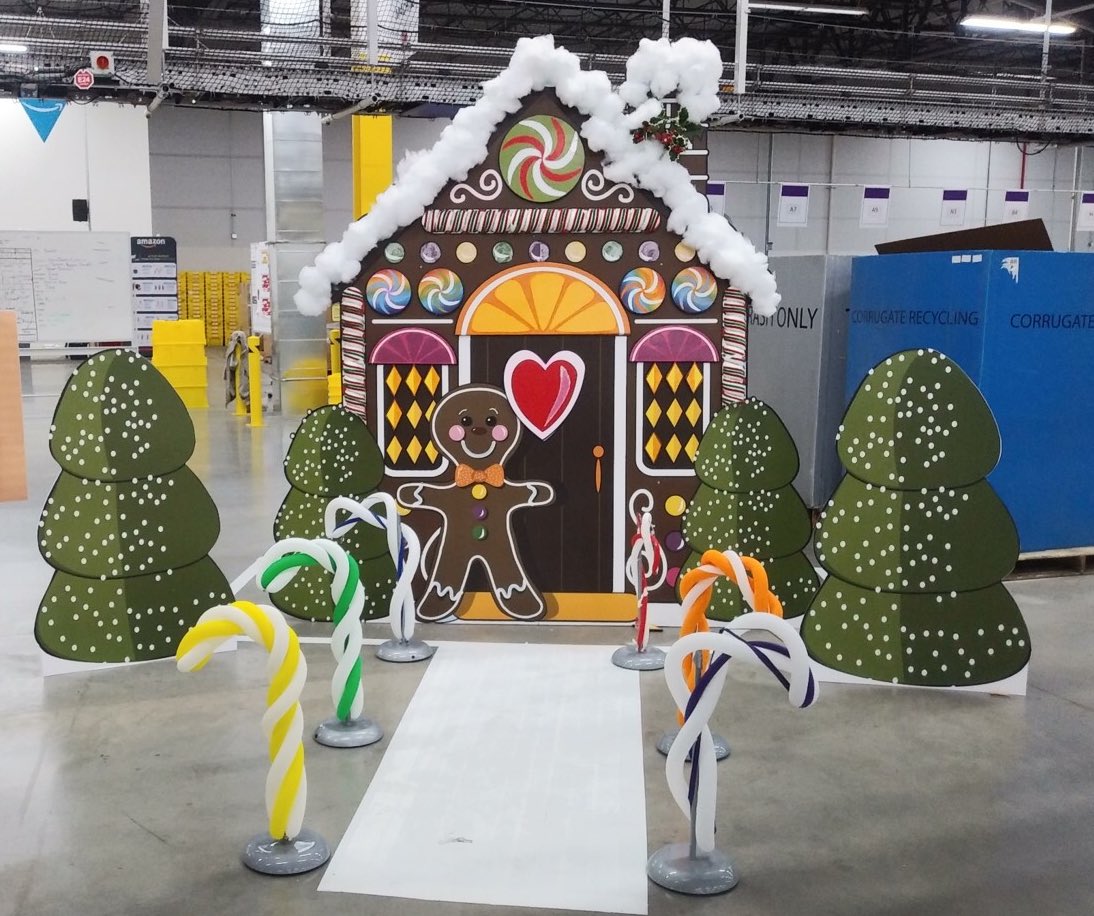 SignaramaE's tweet photo. 8ft Gingerbread house for Amazon employees. #signarama #signaramaedwardsville #signaramametroeast #edwardsville #edwardsvilleillinois #metroeast https://t.co/TyJG2QT9ga