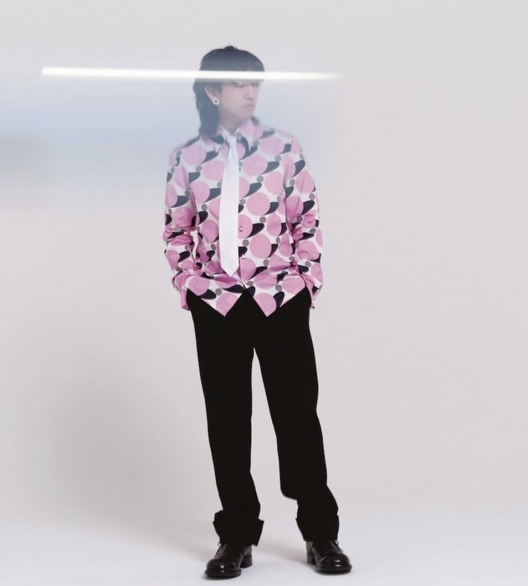 SPUR_magazine's tweet image. 祝！ #紅白歌合戦 出場👏 #SPUR2月号 「 #モード歌合戦 」には #YOASOBI の #Ayase さんと #ikura さんが登場。二人とともに、楽曲のイメージをファッションで描きました。小説と音楽の関係、これからの試みなどインタビューも読み応えたっぷりです。 @YOASOBI_staff
spur.hpplus.jp/magazine/20201…