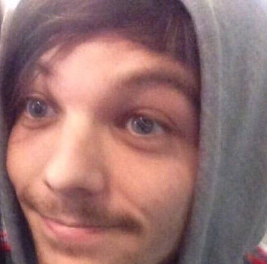 love4lester's tweet photo. If louis not                         then why https://t.co/hfTbklOJzJ