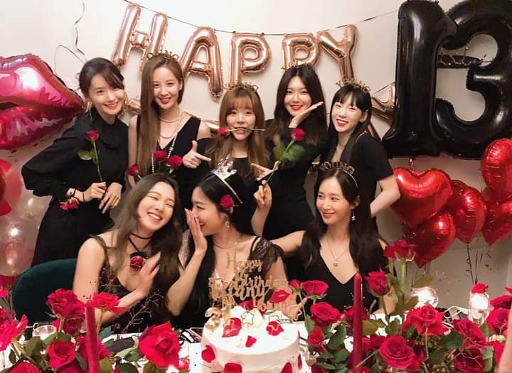 yoonatella's tweet photo. before this year ends i just wanna thank #GirlsGeneration for making my 2020 bearable https://t.co/sfsCQ3onN2