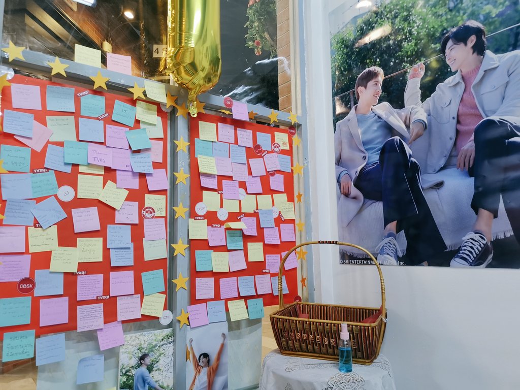 bb2154nz_'s tweet photo. เมื่อวาน​ได้มี​โอกาสไป​ #Tgallery อีกรอบ​ จากใจเลยเป็นห้องเล็กๆที่อบอุ่นมาก​ก​ คิดถึงบรรยากาศ​เดิมๆ​ ความทรงจำดีๆ​ เราอยู่ด้วยกันมานานจริงๆนะคะ​ ❤️❤️❤️❤️❤️ #TVXQ และขอขอบคุณ​ทีมงานด้วยนะคะ​ ที่จัดแกลอรี่นี้ขึ้น​ ขอบคุณ​จริงๆค่ะ​ 🙏 https://t.co/tFdVRtRq96