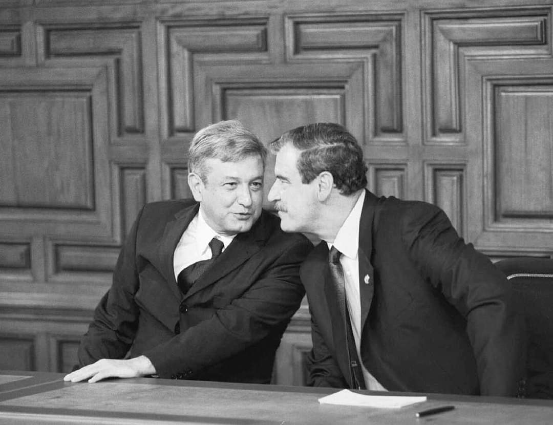 Son los mismos todos ellos...
<a href="/lopezobrador_/">Andrés Manuel</a> <a href="/VicenteFoxQue/">Vicente Fox Quesada</a> 
Cortesía de #ElFinanciero